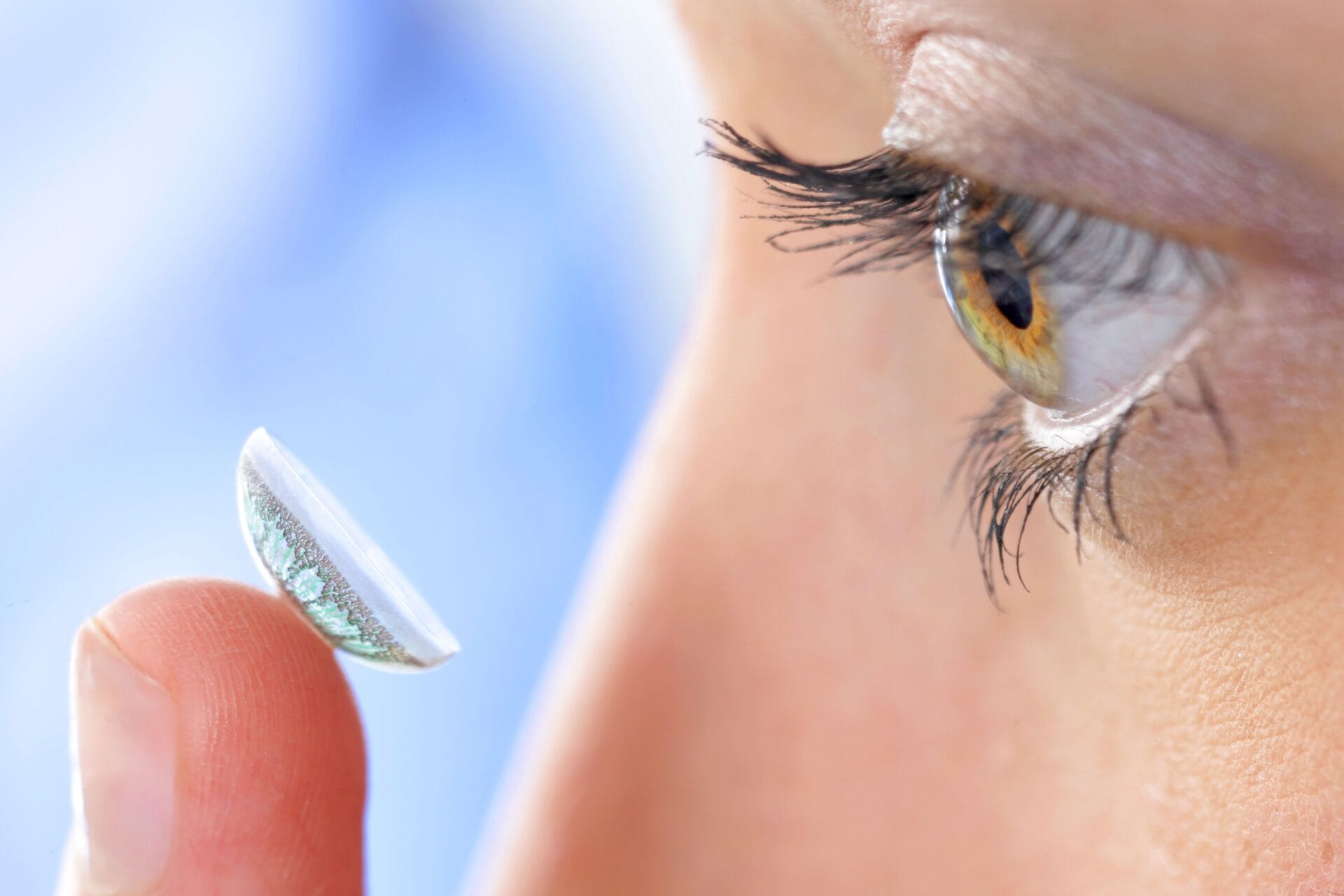 Smart Contact Lens Innovations Transforming Healthcare and AR
