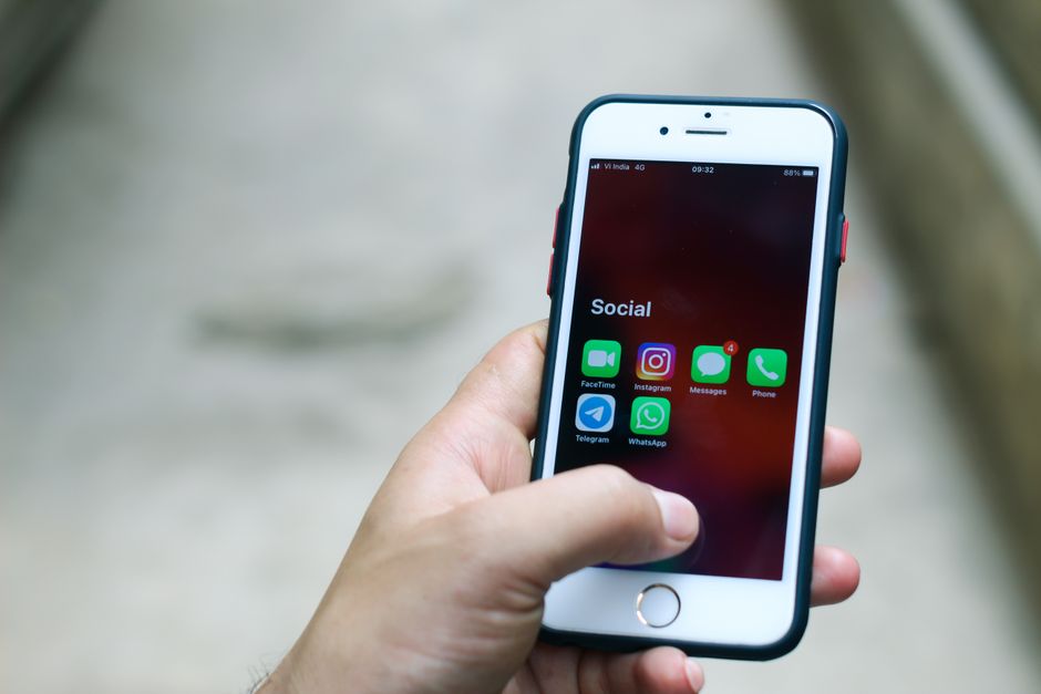 iCloud storage full? Delete old backups, clear Messages attachments and the Recently Deleted folders — free space without paying for a plan.